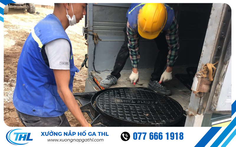 Chuẩn bị thiết bị nắp đặt nắp hố ga